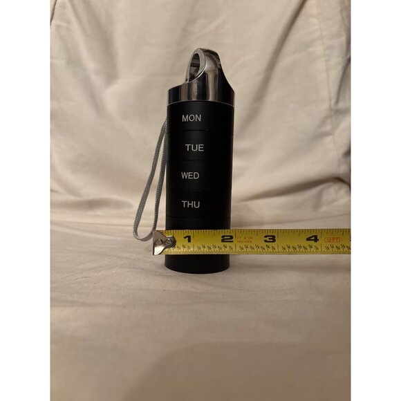 Stackable Weekly Pill Organizer Secret Stash Portable Design Keychain - Picture 9 of 9